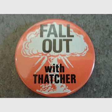 076481 FALL OUT WITH THATCHER £5.00